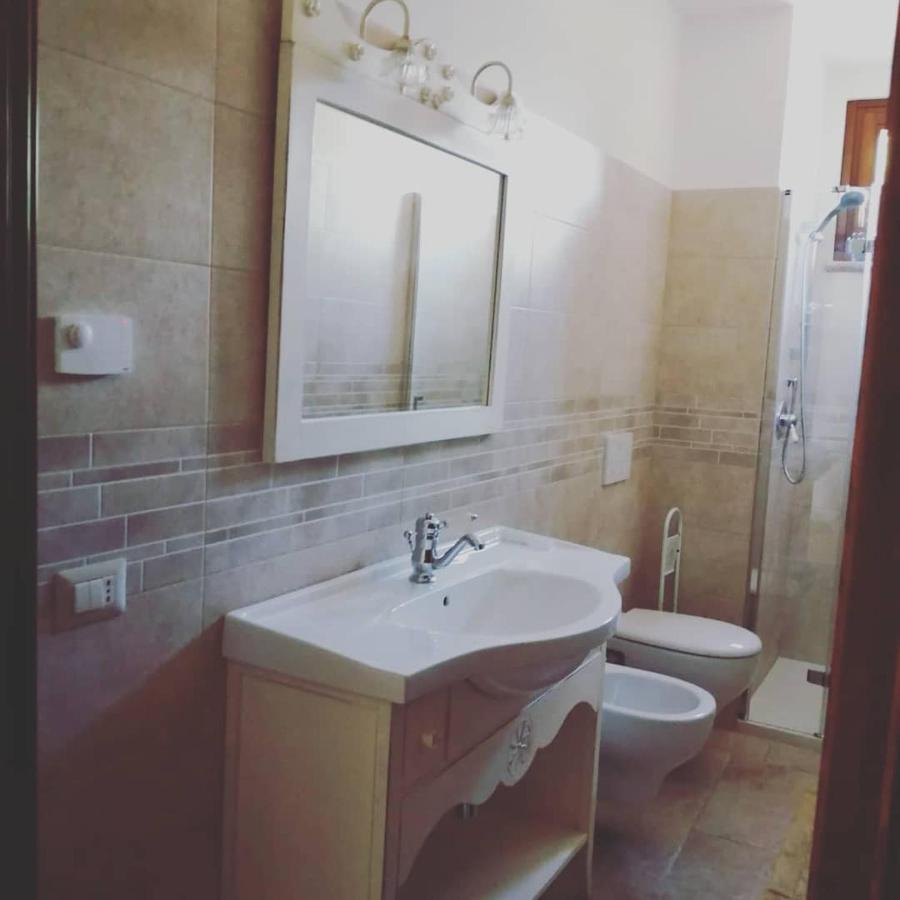 Single Room Private External Bathroom